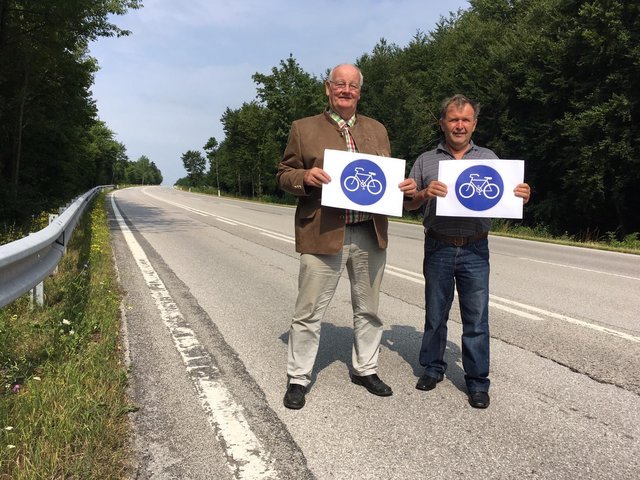 Neues Radweg-Projekt: Die Bürgermeister Rainer Schramm (Gaaden, l.) und Franz Winter (Heiligenkreuz).