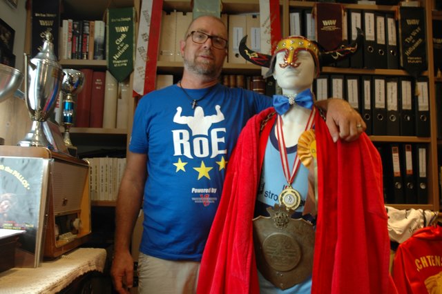 Gernot Freiberger hat eine große Leidenschaft fürs Wrestling, die er in Stadlau auslebt.
