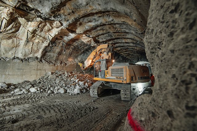 Die Bestandsröhre des Perjentunnels aus der S16 Arlberg Schnellsraße wird umfassend saniert und modernisiert.