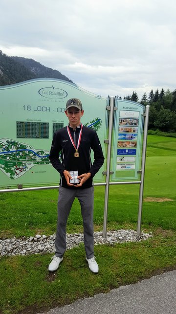 Trotz Regen und Wind zeigte der 16 jährige David Ennsmann bei den Schüler- und Jugend-Landesmeisterschaften des Salzburger Golfverbandes was in ihm steckte.