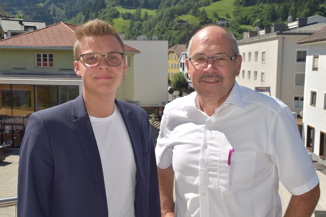 LA Andreas Leitgeb und der Landecker Spitzenkanditat (Listenplatz 3 in Tirol) für die Nationratswahl 2019 der Neos, Johannes Tilg, statteten der Redaktion der BEZIRKSBLÄTTER Landeck einen Besuch ab. | Foto: Schwarz