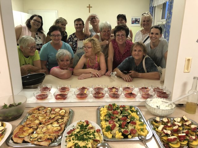 Die Teilnehmer hatten Spaß beim Nachhaltigen Kochen. | Foto: Marktgemeinde Lanzenkirchen