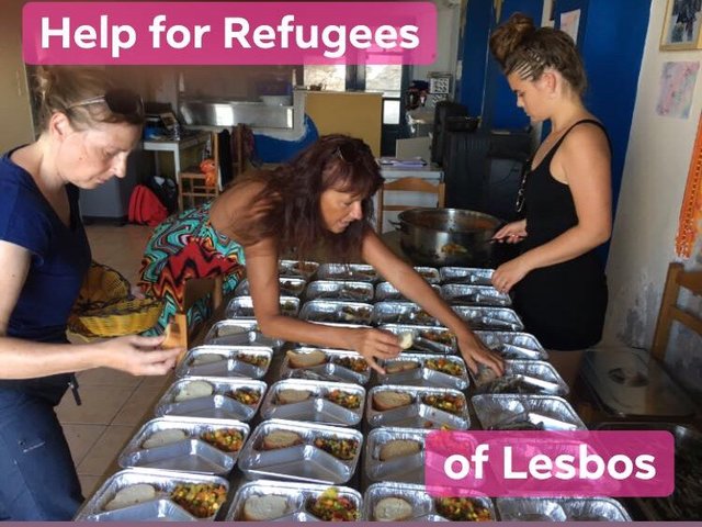 Täglich wird Mittags und Abends an kranke Refugees Essen geliefert.