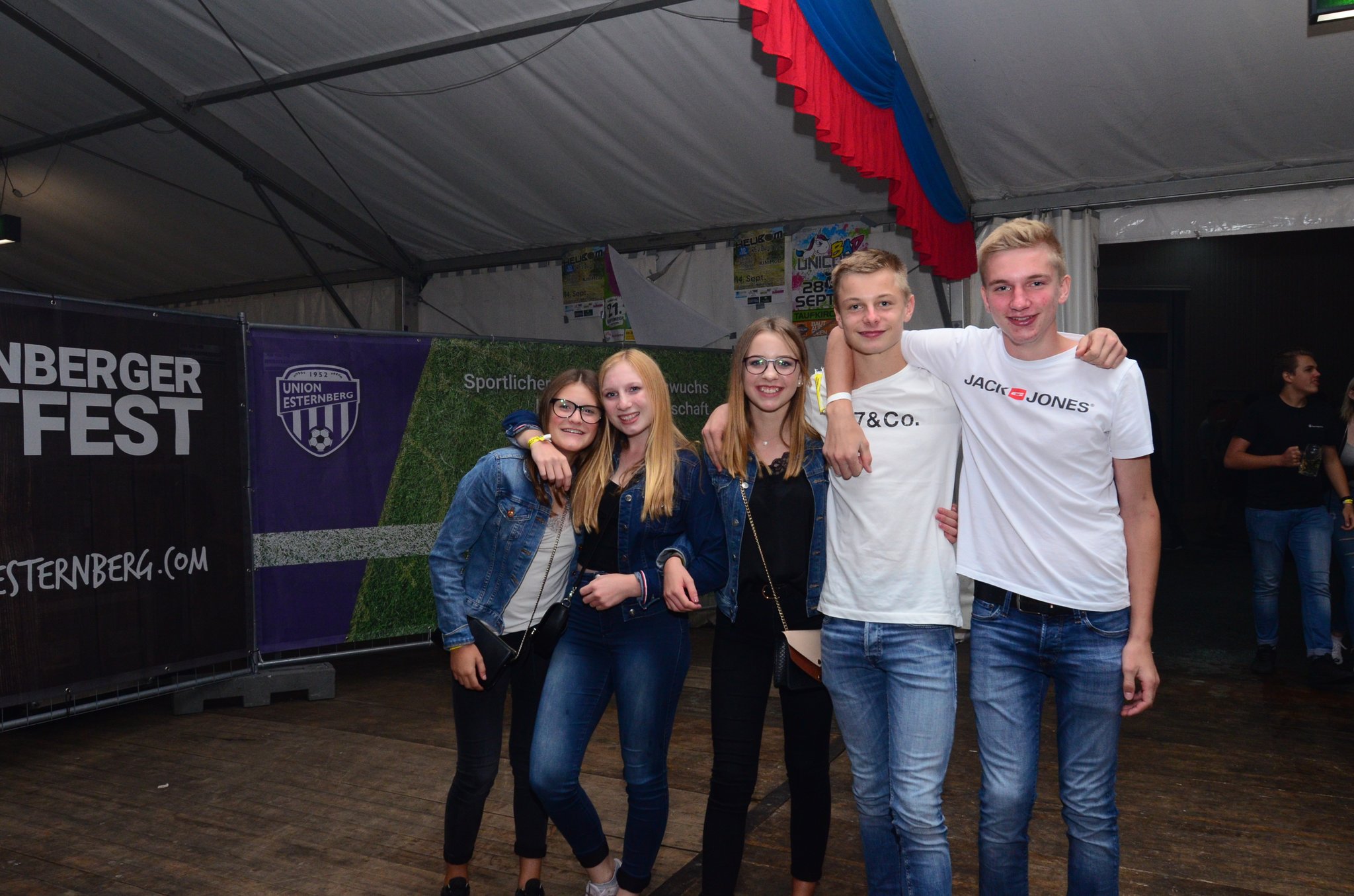 Studenten singles strasshof an treffen mit frauen in esternberg der nordbahn. Walding singletreff. Alpbach partnersuche ab 60. Studenten singles dobl-zwaring. Treffen mit frauen in esternberg: Partnervermittlungen neumarkt am