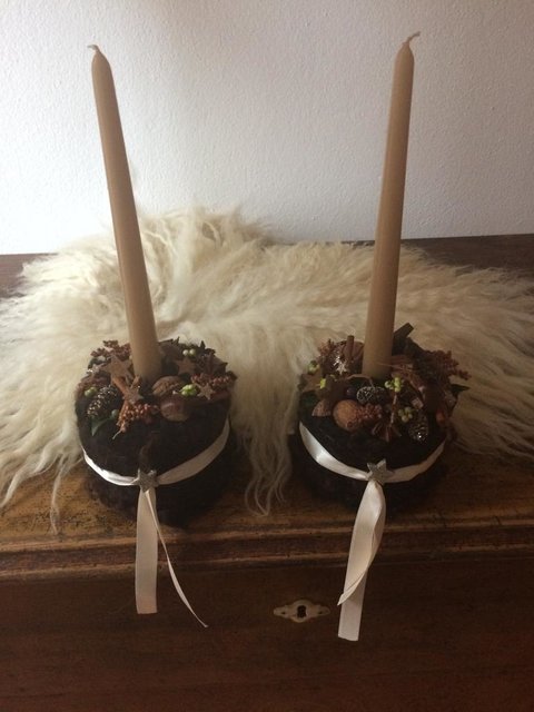 Dekorationsartikel auf Zackelschafwolle. | Foto: Qu-Bio