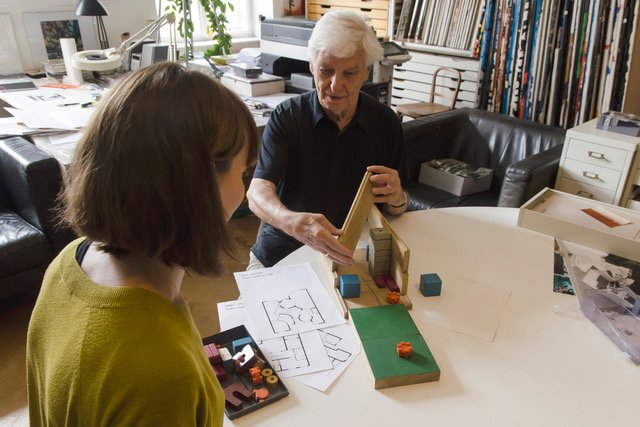 Architekt Eilfried Huth und Künstlerin Julia Gaisbacher im Gespräch 2017.