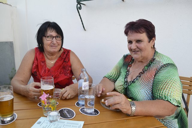 Freundinnen: Katharina Drobnik und Herta Feldmann.