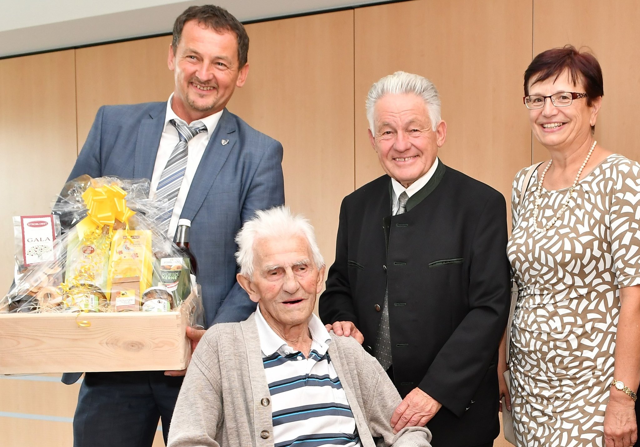 Wolfern Gratulation an Franz Forster zum 100. Geburtstag Steyr