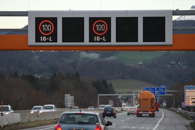 Während der gesamten Baustellenzeit an der A10 Tauernautobahn zwischen Urstein und Hallein wird der "IGL-Hunderter" aktiv bleiben.