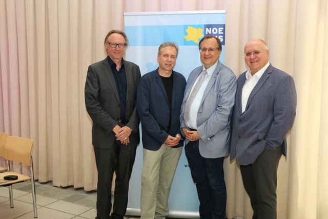 Andreas Schneider (Abteilungsleiter NÖ Psychiatrie-Koordinationsstelle des NÖGUS), Theodor Meißel (ehem. Leiter der Klinischen Abteilung für Psychiatrie und psychotherapeutische Medizin des Universitätsklinikums Tulln), Martin Aigner (Leiter der Klinischen Abteilung für Psychiatrie und psychotherapeutische Medizin des Universitätsklinikums Tulln) und Andreas Mikl (Kaufmännischer Direktor des Universitätsklinikums Tulln).
