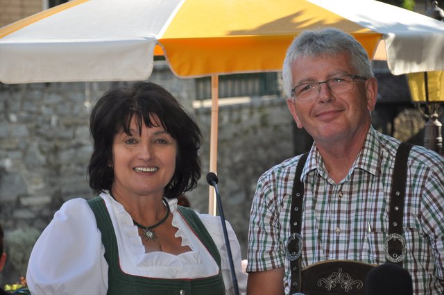 Zwei der zwölf Autoren: Elfi Guttenbrunner und Karl Hackl. | Foto: Privat