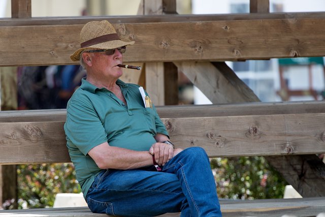 Hans Max-Theurer auf der Tribüne des internationalen Dressurturniers am Schindlhof im Juni 2019. | Foto: Michael Rzepa