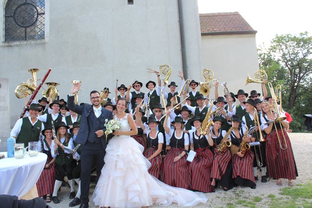 Ein großer Tag für Maxi Haller und Stefi Zieser und den Musikverein Leobendorf Kreuzenstein.