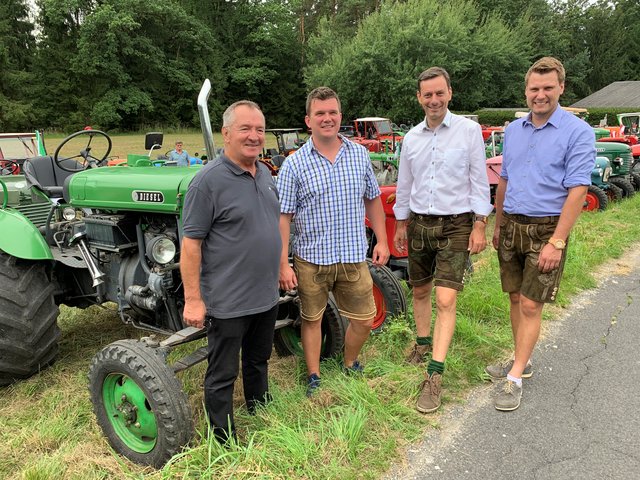 Viele Gäste beim Oldtimertreffen in Tobelbad | Foto: Paulmichl