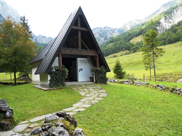 Gedenkmesse bei der Bergwachtkapelle. | Foto: Schwaiger