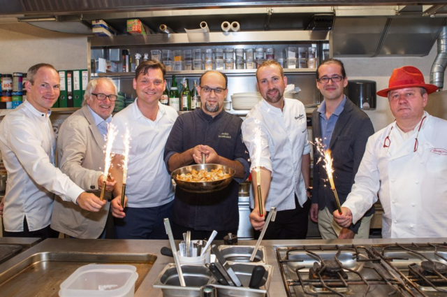 (v.l.n.r): Sascha Ruhm (Dining Ruhm), Michael Schottenberg, Martin Pichlmaier (Pichlmaiers zum Herkner), Mario Schneider (Lingenhel), Marcel Ruhm (DiningRuhm), Dominik Holter (Organisator Wiener Restaurantwoche), Harald Brunner (Das Spittelberg)