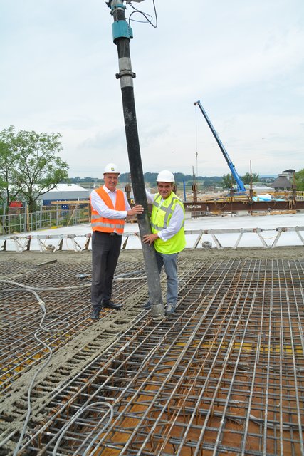 Lokalaugenschein auf der Umfahrungsbaustelle: Die Arbeiten schreiten zügig voran und man liegt voll im Zeitplan.