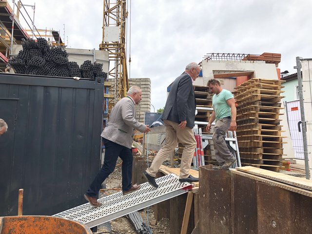 Noch eine Baustelle, ab Dezember ziehen hier die Menschen ein.