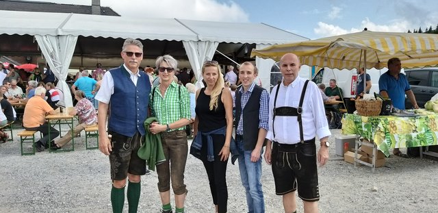 Juliana Bogner-Strauß mit Gerhard Feier, Gattin Gertrude, Thomas Schlatzer und Manfred Prettenthaler