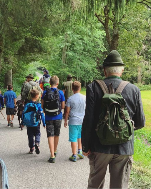 Den Wald mit den Augen eines Jägers sehen.