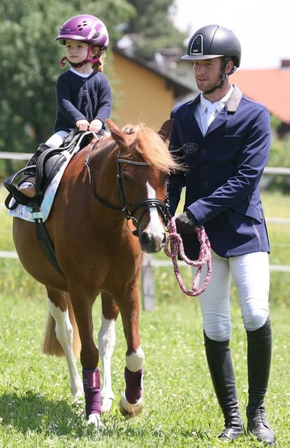 Am Rücken der Pferde: Klein und Groß bereitet sich bereits intensiv auf das 2. Hartberger Reitturnier vor.