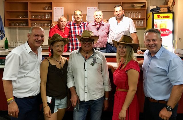 Wolfgang Sodl, Bettina Panirek, Kurt Wagner, Corinna Fink und Jürgen Schabhüttl (vorne von links) sowie Robert Lippsky, Heinz Mussy, Johann Grandits und Christian Halper (hinten).