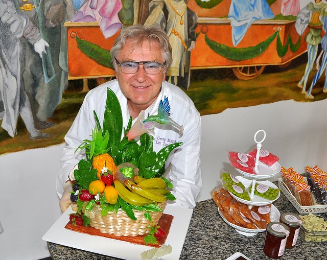 Georg Maushagen eröffnet die erste Zuckerschule in Kärnten