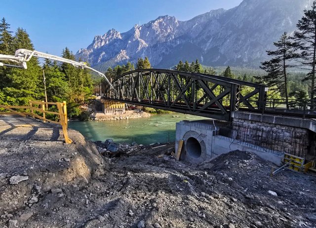 Noch ist die alte Brücke über die Gail bei Arnoldstein an ihrem Platz | Foto: ÖBB