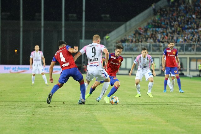 Der LASK setzte sich auch im Rückspiel der dritten Quali-Runde zur UEFE Champions League gegen den FC Basel durch. Am Dienstag wartet der Club Brügge als letzte Hürde.