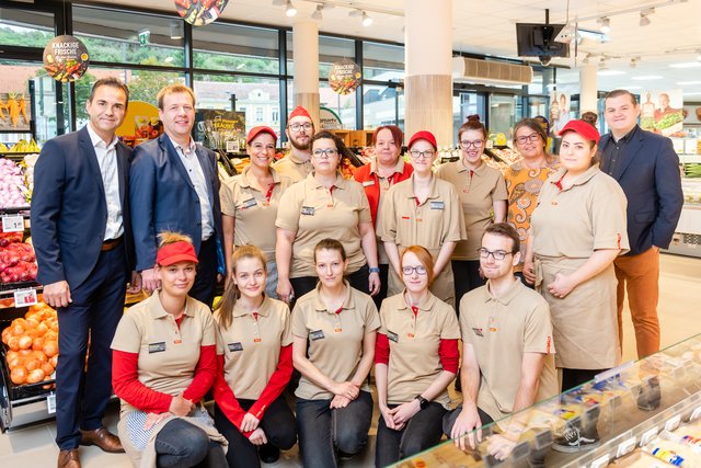 Vertriebsmanager Günter Herzog, Regionalmanager Josef Asanger, Marktmanagerin Verena Rieder, Frischemanagerin Sabine Denk, Verkaufsleiter Frische Florian Schwaiger und Team.