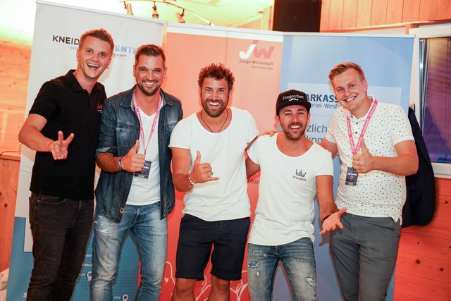 JW-Bezirksvorsitzender Andreas Höllinger, Rene Höglinger, Karl Weixelbaumer, Pascal Kitzmüller und Marcel Stallinger. | Foto: Foto: Mario Schöffl