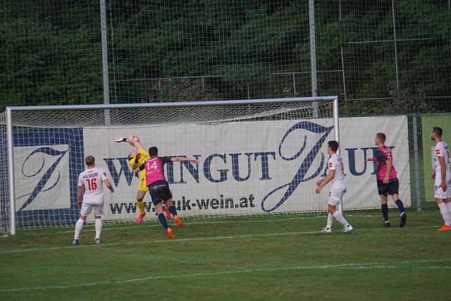 Daniel Freigassner (14) köpfelte Pölfing-Brunn mit zwei Toren zum Sensationssieg gegen Kalsdorf.
