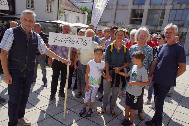 Besonders stark vertreten war die Gemeinde. „65 Teilnehmer sind mit dem eigens organisierten Bus mitgefahren freut sich Bürgermeister Michael Lehner.