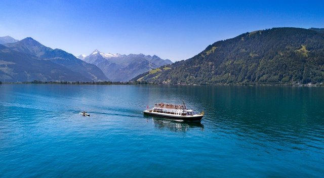 Eine schöne Bootsfahrt oder der erste gelungene Köpfler – story.one sucht mit "Dein Leben ist ein Film" die besten Geschichten von Zell am See-Kaprun.
