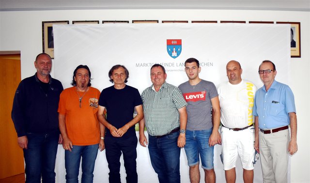 Valentin Schieder, Obmann-Stv. Alfred Koglbauer, Alfred Tatar, Bürgermeister Bernhard Karnthaler, Marcel Terpe, Obmann-Stv. Erich Horejschi, Obmann Franz Ecker
Foto: SC Wirtschaft Lanzenkirchen.
