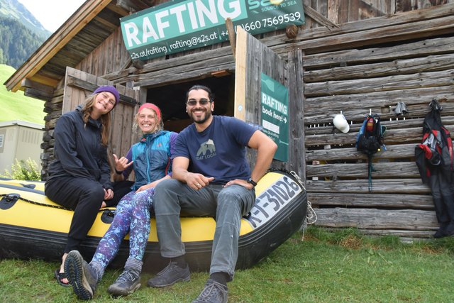 Frauenguides in der Überzahl: Anne Stephens und ihre KollegInnen Sandrina Hornhardt und Sebastian D'Cruz von Source to the sea.