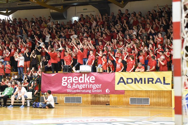Die "Rote Wand" bei den HSG-Heimspielen ist schon österreichweit bekannt.