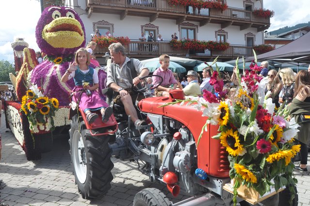 Blütenreiche Angelegenheit: der Blumencorso.