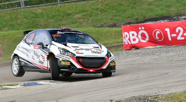 Start-Ziel-Sieg: Rallycrosser Erwin Frieszl aus Rohrbach ließ in Fuglau alle Konkurrenten hinter sich.