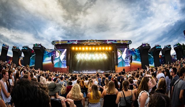 Billie Eilish begeisterte am Donnerstag die Massen am Frequency-Festival.