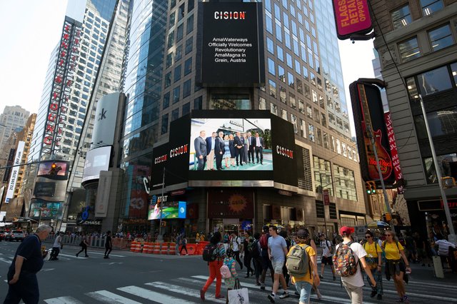 Grein Werbung in New York. Am Bild rechts Bgm. Barth, Grein.