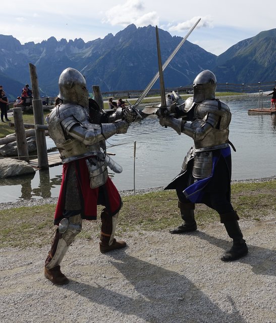 Die Ritter "Dresch-Flegel" sorgten für Action beim Serlessee.
