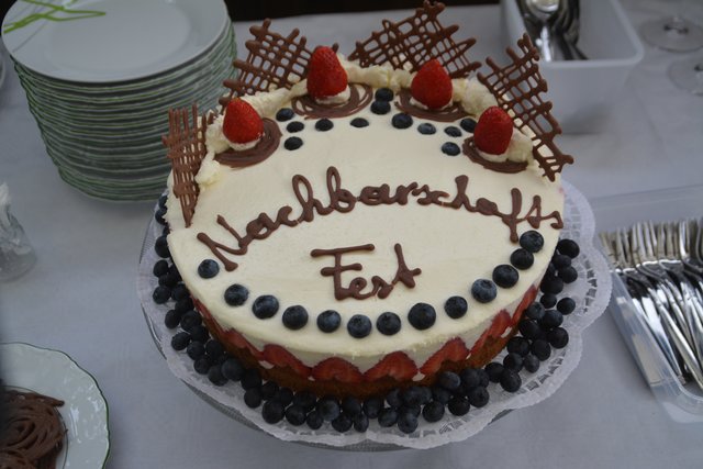 Es gab sogar eine eigene "Nachbarschaftsfest"-Torte.