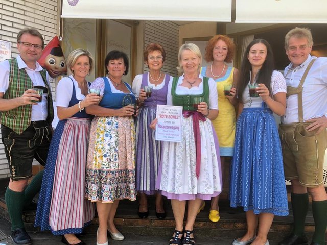 In Bad Ischl wurde wieder die "Rote Bowle" angeboten und genossen.