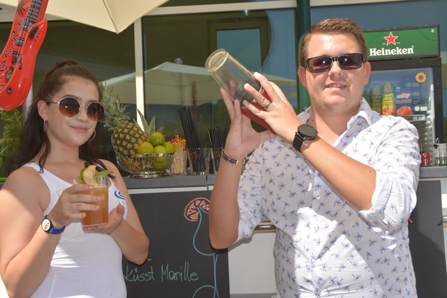 Erfrischende Cocktails gab es von Victoria Kemmer und Felix Postl.