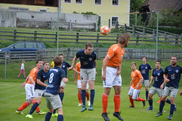 Der Einsatz von Zederhaus (in Blau) blieb unbelohnt.
