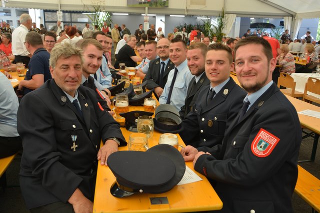Auch einige Gastwehren, darunter auch die Partnerwehr aus Burgau in Schwaben.