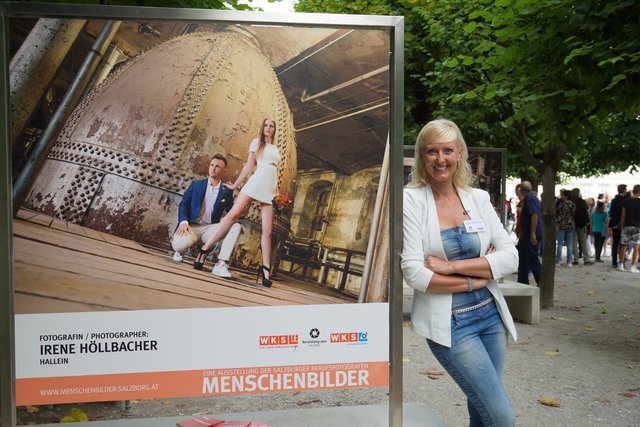 Irene Höllbacher, Fotografin aus Hallein, mit ihrem Bild. 