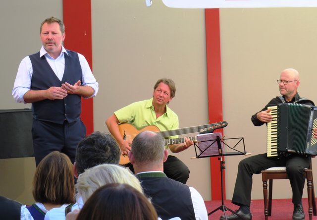 Robert Reinagl, Peter Havlicek und Roland Sulzer unterhielten das Publikum mit echten Wienerliedern.
