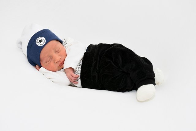 DIBRAN • Datum: 4.1.2019, Eltern: Ümran &amp; Dardan Hofer, Größe: 47 cm, Gewicht: 2430 g | Foto: babysmile